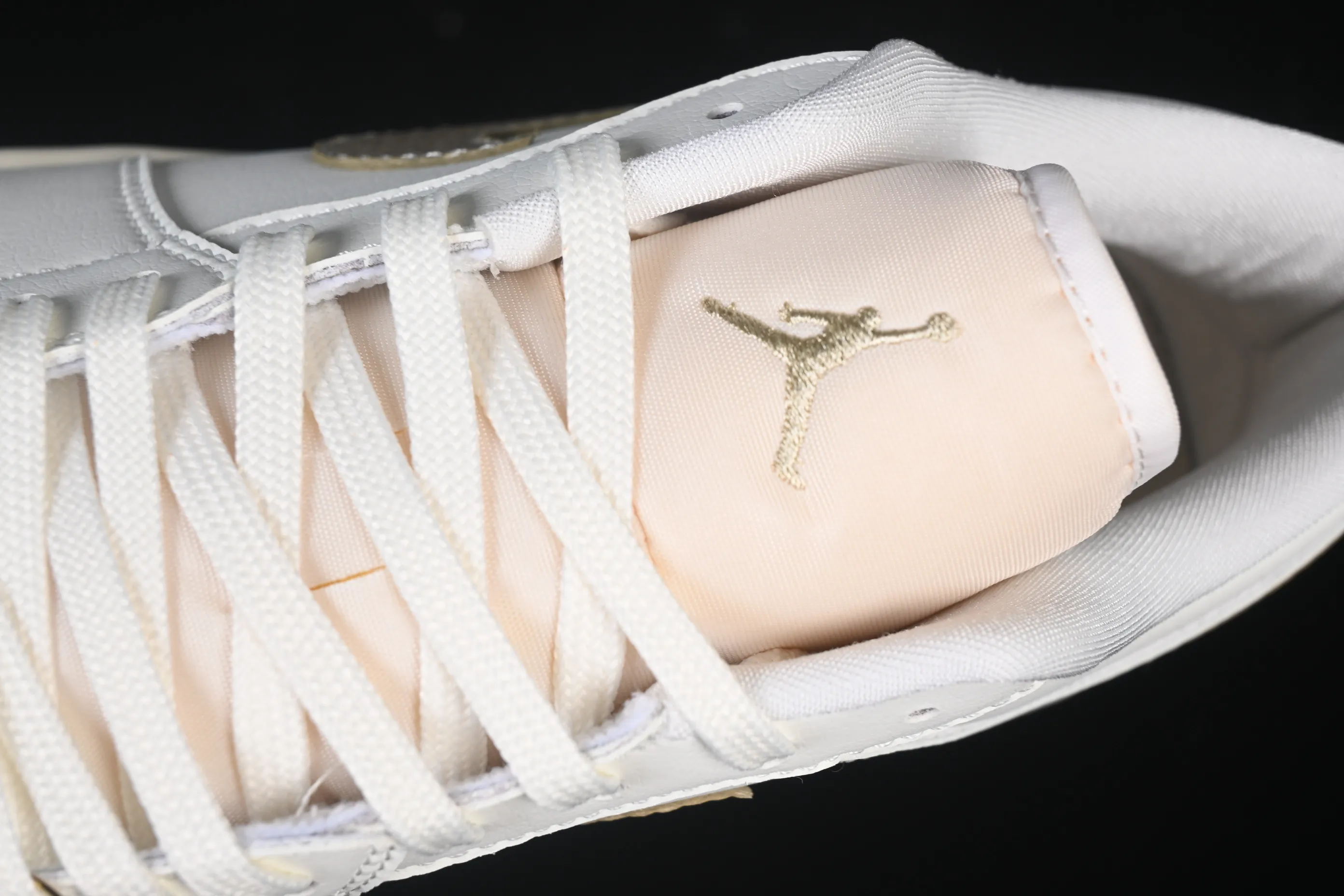 All Categories Air Jordan Jordan Series Basketball Shoes Air Jordan 1 Low Air Jordan 1 Low AJ1 Joe 1 Meter Platinum Retro Culture Leisure Sports Shoes HV5157-100